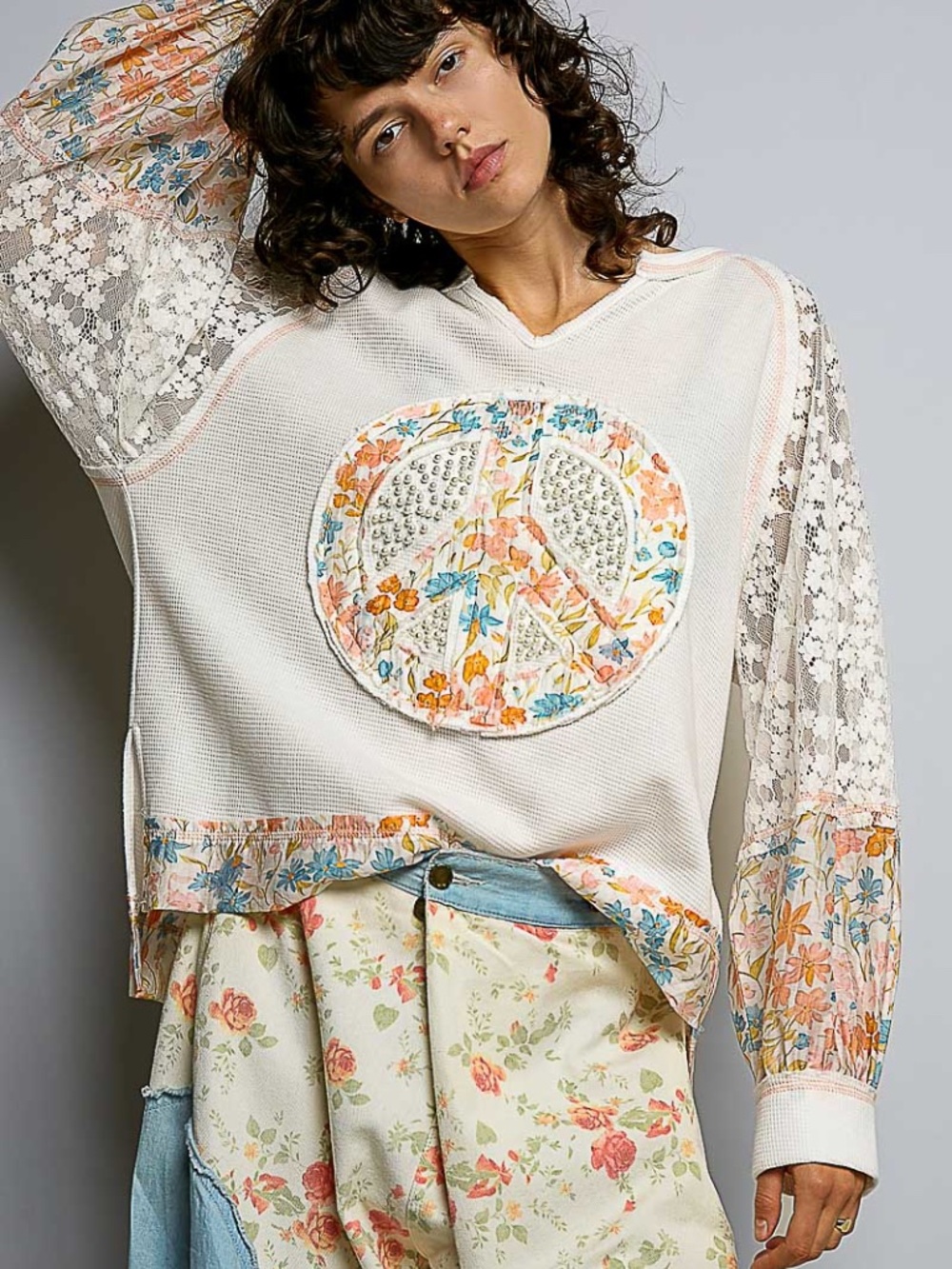 🌟 “The Valerie" Peace Sign Patch Lace Sleeve Top